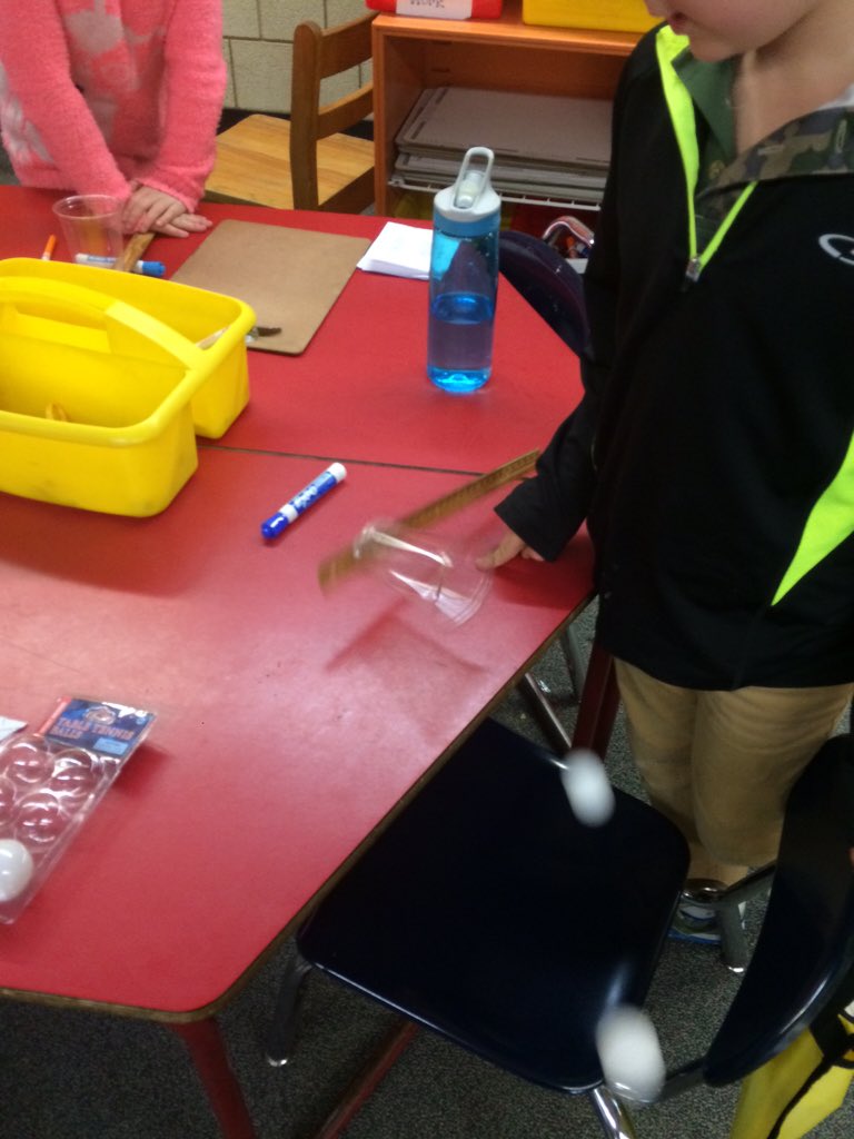 MrsMosgrober's tweet photo. Experimented with different fulcrum points to catapult a ball into a cup. #simplemachines #nesgrade2 https://t.co/xJg7C2gN1I