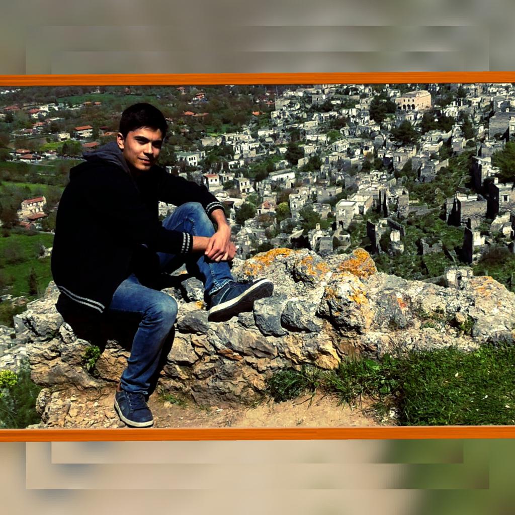 #photo_editor made by <a href="/lyrebirdstudio/">Lyrebird Studio</a>