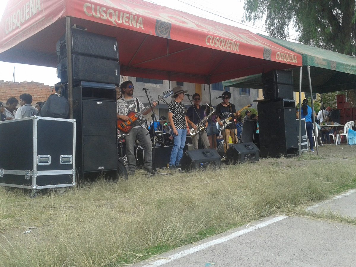 UNIENDO FUERZAS POR UNA BUENA CAUSA...
"ROCK EN CASA"
Losa deportiva SENATI - 02/04/2016
WAYRASOUND.COM