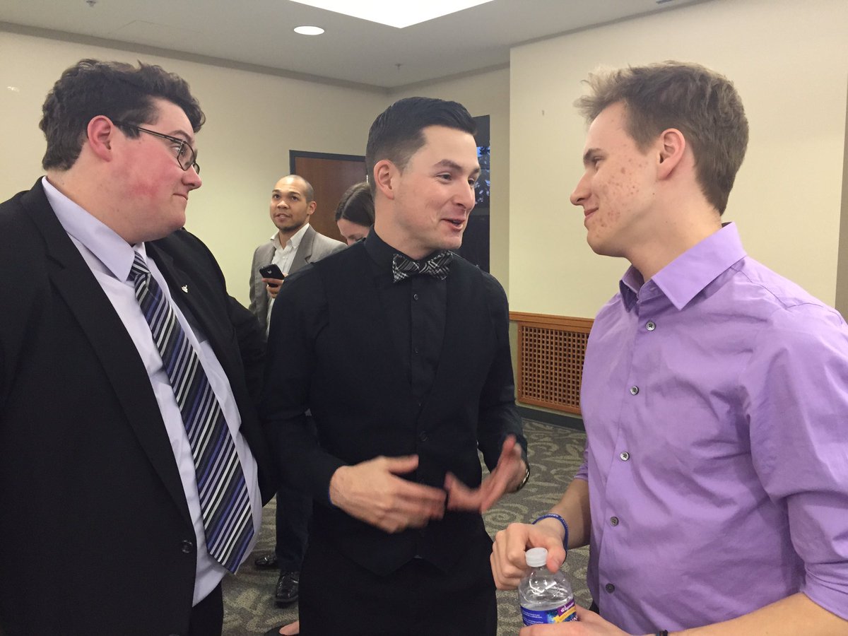 MsMaegan95's tweet photo. Students at Niagara University are enjoying "Meet the Professionals Night"! @NiagaraUniv #prssn #cms222bsp16 https://t.co/Pg3Vi5z3gP
