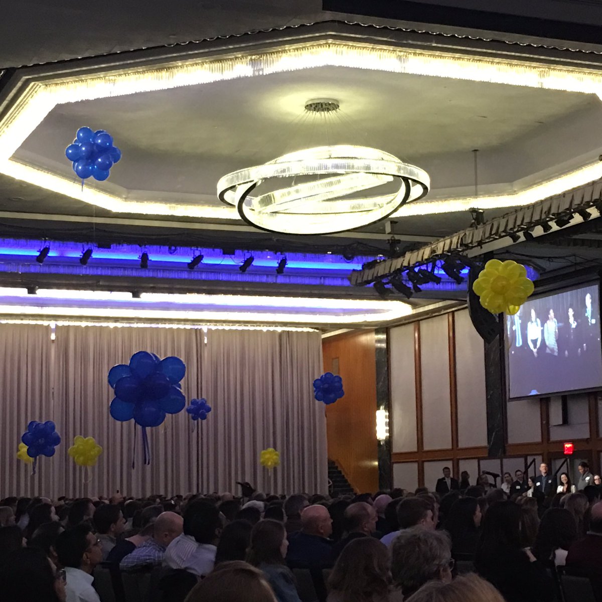 shannon_ousa's tweet photo. Meeting many new Class of 2020 Kines students at the NYC reception.  #goblue @UMKines https://t.co/LIFfO4zBKz