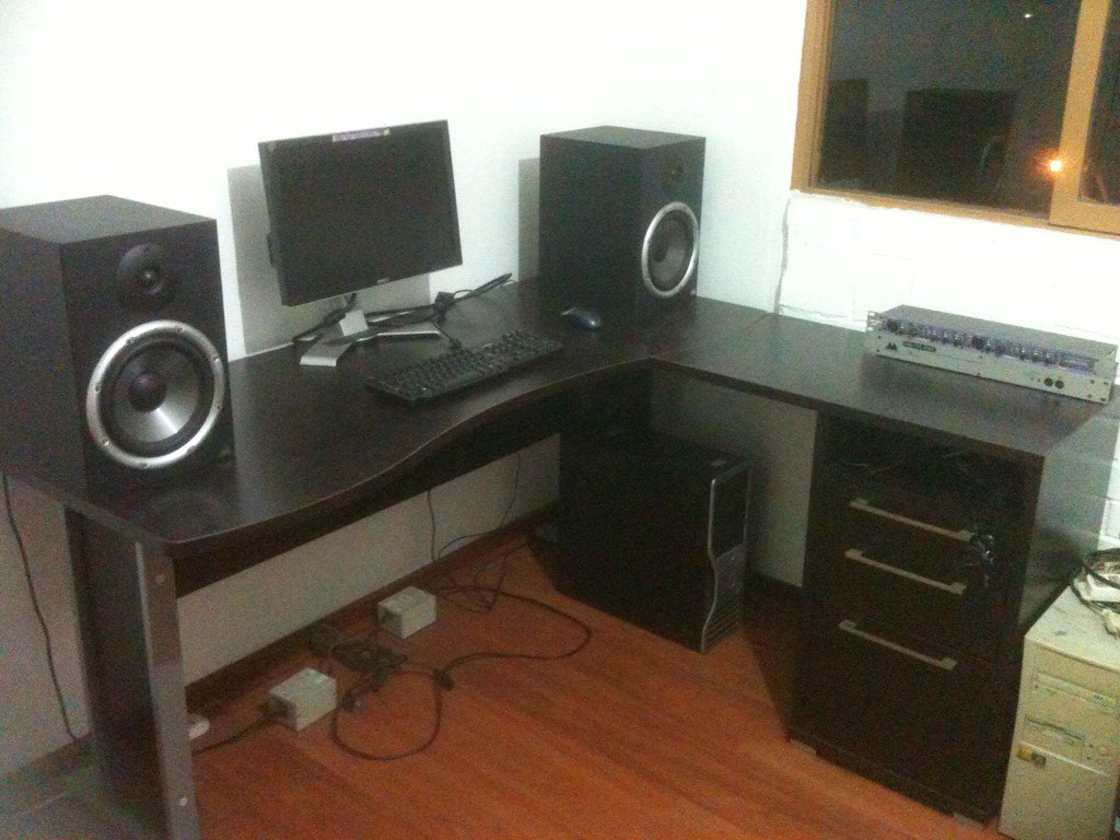 femurguitars's tweet image. #ASHstudios Soon!!!

#Femur #FemurGuitars
#ASHproyectStreetTour
#HomeStudio
#NewAlbum
#MúsicaChilena
#RockChileno