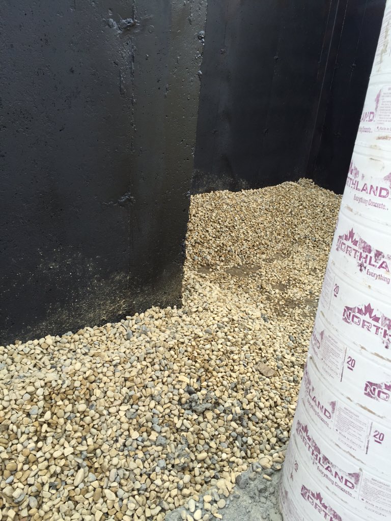walstarC's tweet photo. Some washed rock covering the #weepingtile https://t.co/KWxyisCbYL