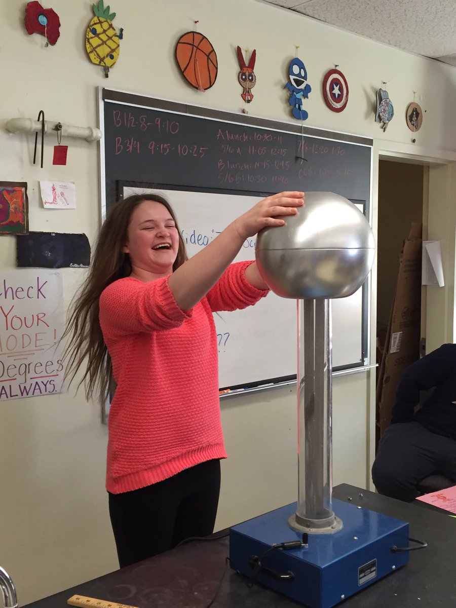 kaustinOOB's tweet photo. More fun with the Van de Graaff generator today #oobschools https://t.co/ons5B9uSYT