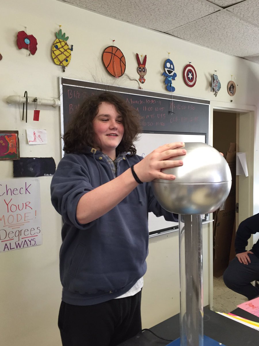 kaustinOOB's tweet photo. More fun with the Van de Graaff generator today #oobschools https://t.co/ons5B9uSYT