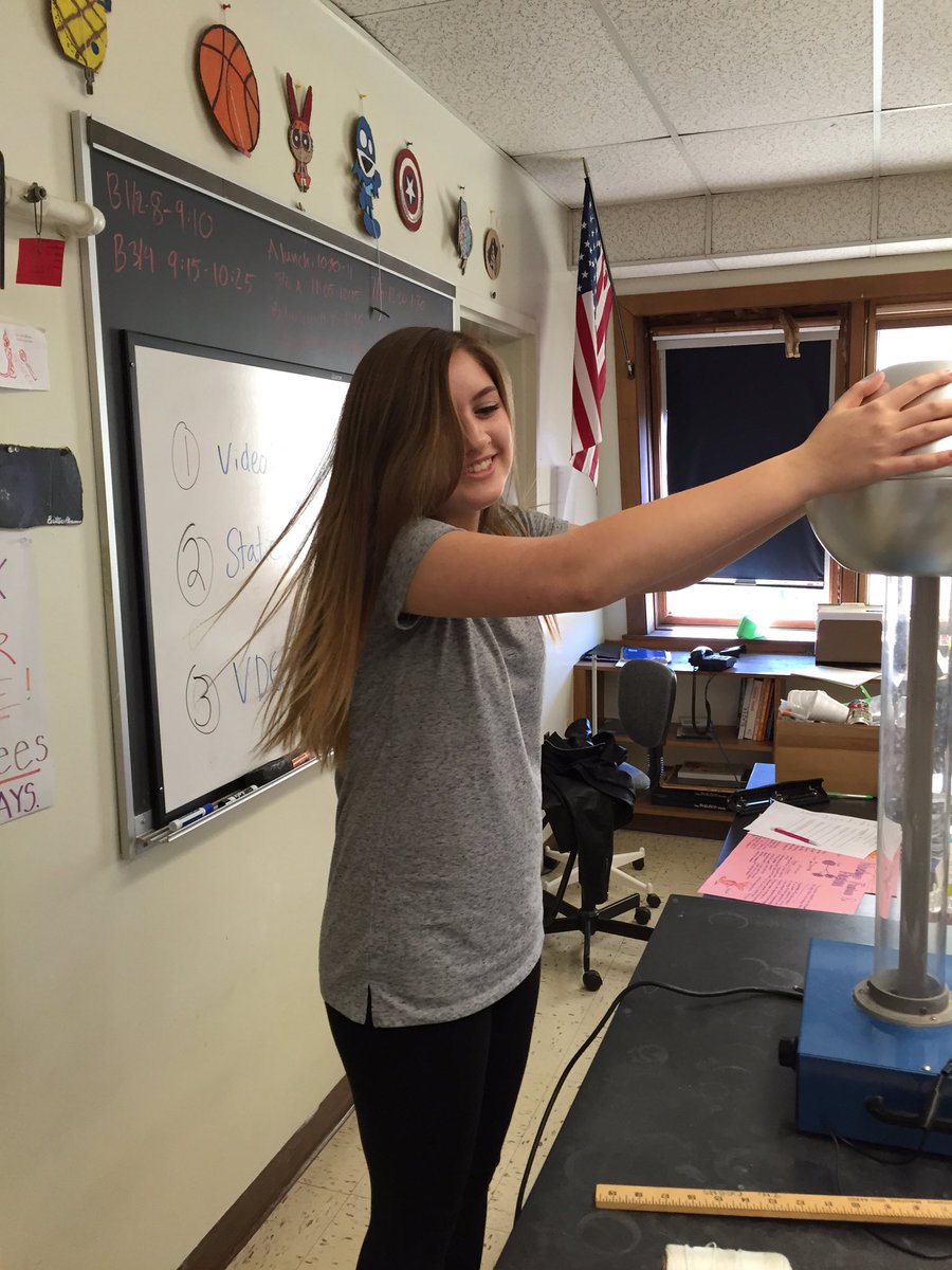 kaustinOOB's tweet photo. More fun with the Van de Graaff generator today #oobschools https://t.co/ons5B9uSYT