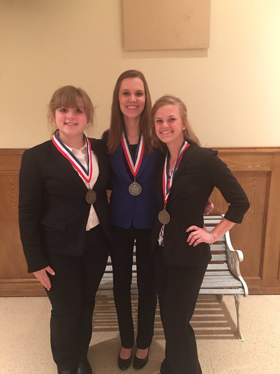 cmdebateteam's tweet photo. Speech District Results: Prose: Emily 1st, Bentley 2nd, Eva 5th; Poetry: Deja 1st, Hailey 2nd, Alex 3rd https://t.co/BB7tSuj3gw