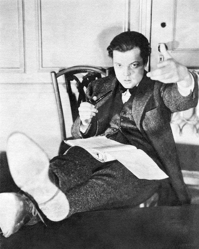 Amazing Historical Photo of Orson Welles in 1938 
