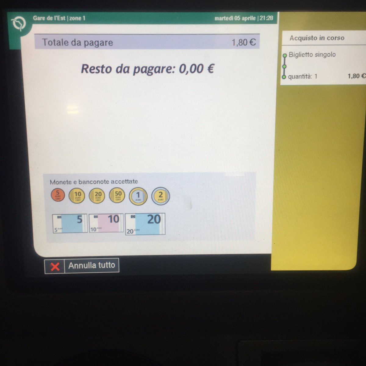 asilalalah's tweet photo. Ita navigated the metro ticket machine in Paris like a pro 😎#noenglishnoproblem #secretlyanitalian https://t.co/SHVTYMWLPb