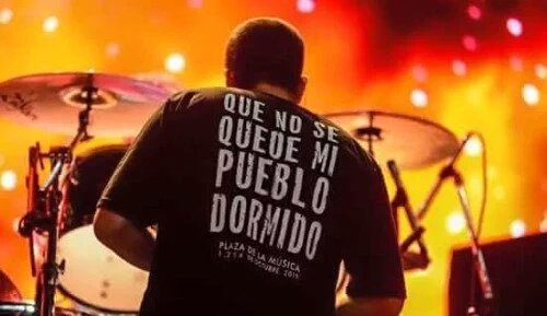 AgusMdq12's tweet photo. Y los testigos falsos de la Injusticia ya la van a pagar...🎶🎶

Que quede claro!!! #CallejerosInocentes https://t.co/t02jmOqr7N