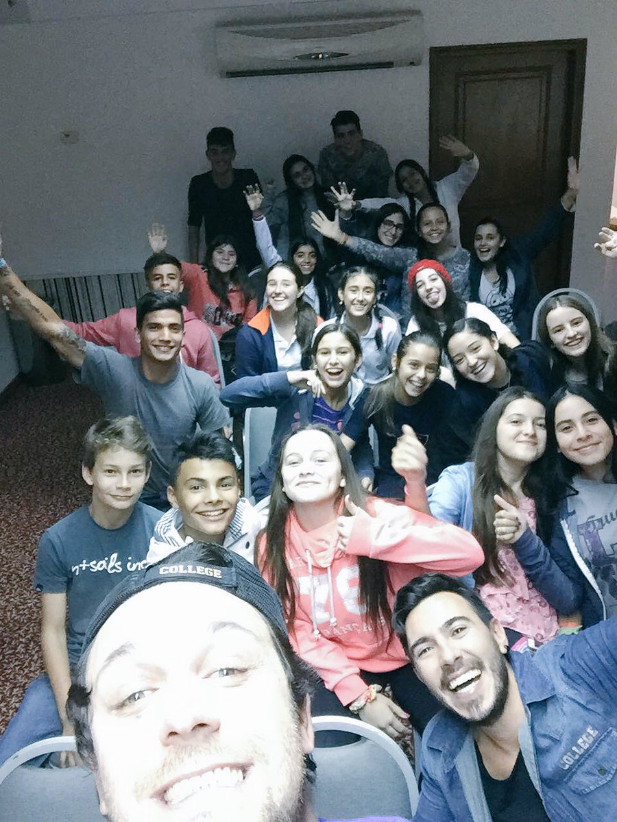 collegecolonia1's tweet photo. Se empieza a formar el grupo para Brc17 a más de un año del viaje! Gracias por la concurrencia chicos!🎉#CollegeCopa https://t.co/4zOzFqXWqd