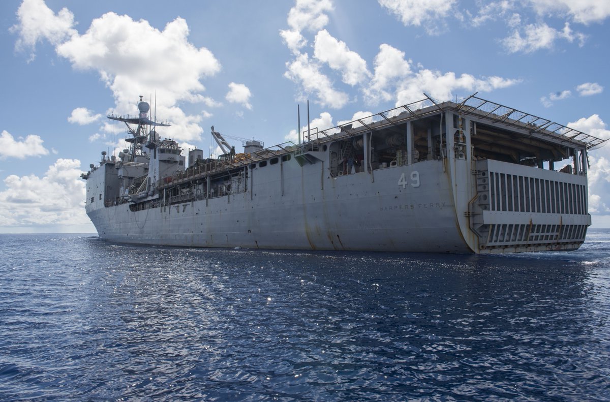 SurfaceWarriors's tweet image. #USSHarpersFerry approaches the equator, has a swim call &amp;amp; visit, board, search &amp;amp; seizure teams practice. #LSD49