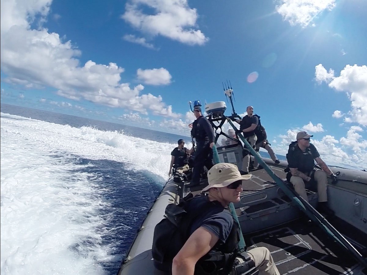 SurfaceWarriors's tweet image. #USSHarpersFerry approaches the equator, has a swim call &amp;amp; visit, board, search &amp;amp; seizure teams practice. #LSD49
