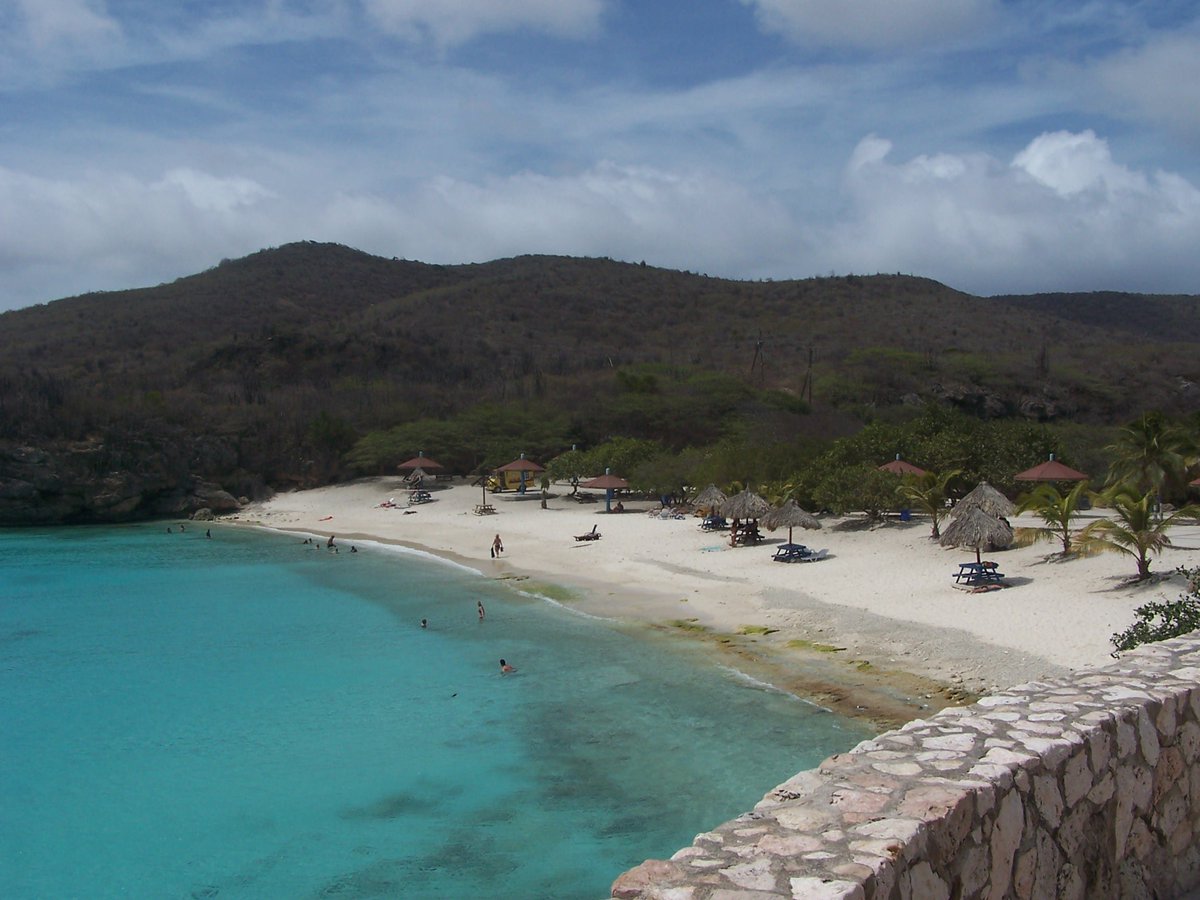 davidgilhousen's tweet image. Beautiful coves amid dry hills at Caribbean isl Curacao.  #tropicalgetaway #beachtip #romantic