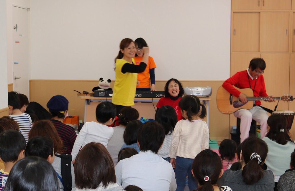 伊丹市広報課 On Twitter こども発達支援センター あすぱる オープン 3月31日 こども発達支援センター あすぱる のオープニングセレモニー開催 午前中の開所式では ファンファーレとともにテープカットや子どもたちによるくす玉わりが行われました Https