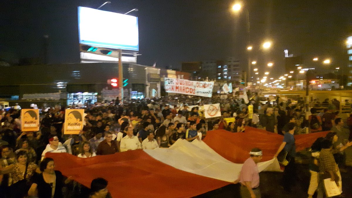 numerozero's tweet photo. #5deAbril marcha se desplaza por Av. Abancay rumbo a Plaza San Martín https://t.co/OHJbUBx6lW