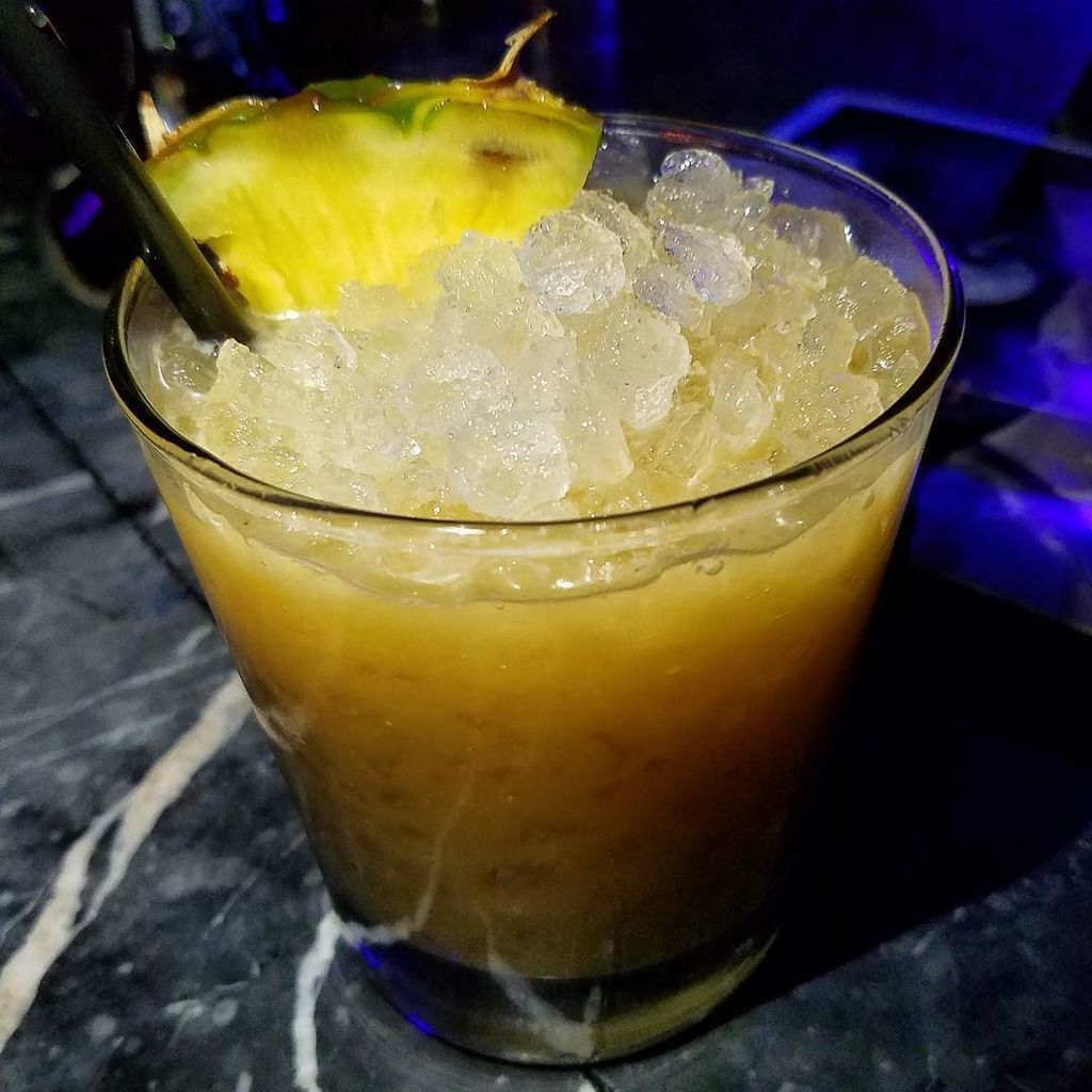 Now you can get <a href="/donnabklyn/">DONNA</a>'s Brancolada on the West Coast. @honeycutla's new #DeepEnd bar… ift.tt/239KQeL
