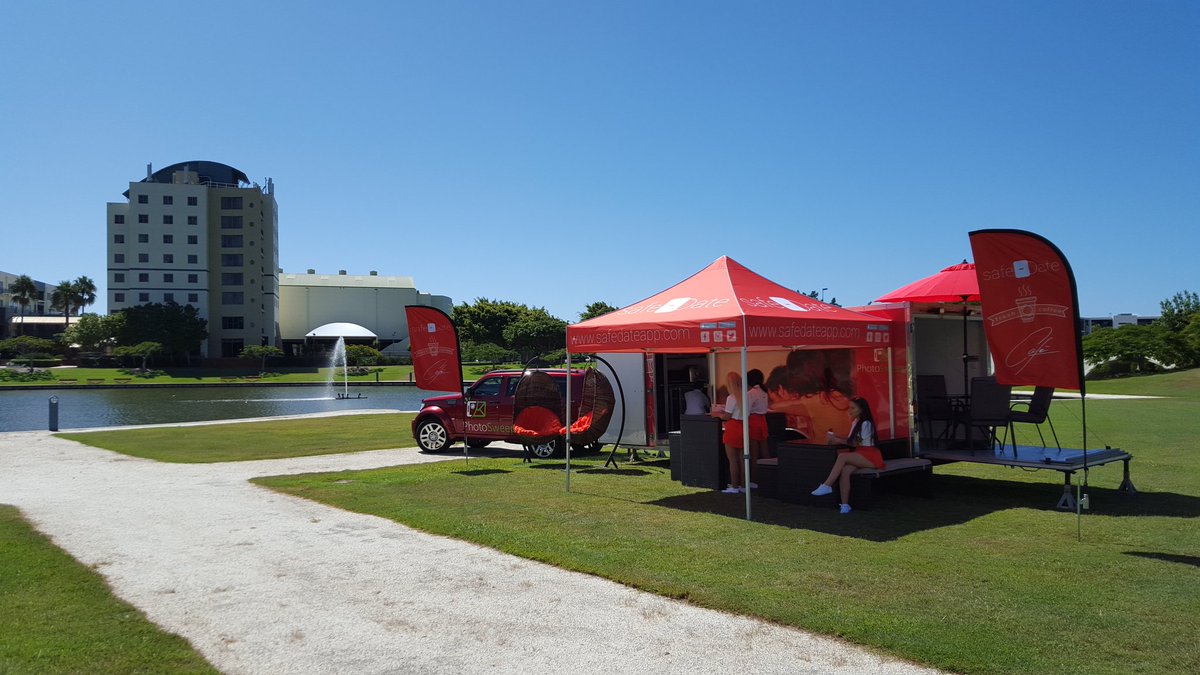 safeDateapp's tweet photo. Prime position by the fountain for another day at @BondUniversity.
#safedateapp #signuptour https://t.co/3qxjeBx3HO