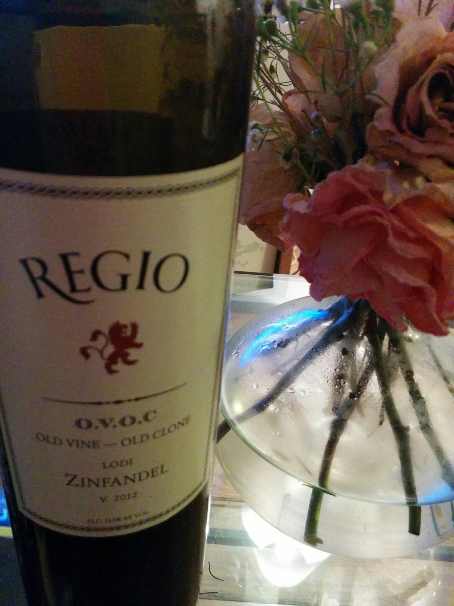 BapFUNbui's tweet photo. Surprised by how good this #Zinfandel is considering the price point! Especially with #BunRieu ! https://t.co/Igasnmqbtq