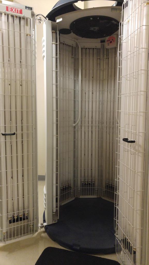 marimints's tweet image. There's a teleporter at my gym! #cool!