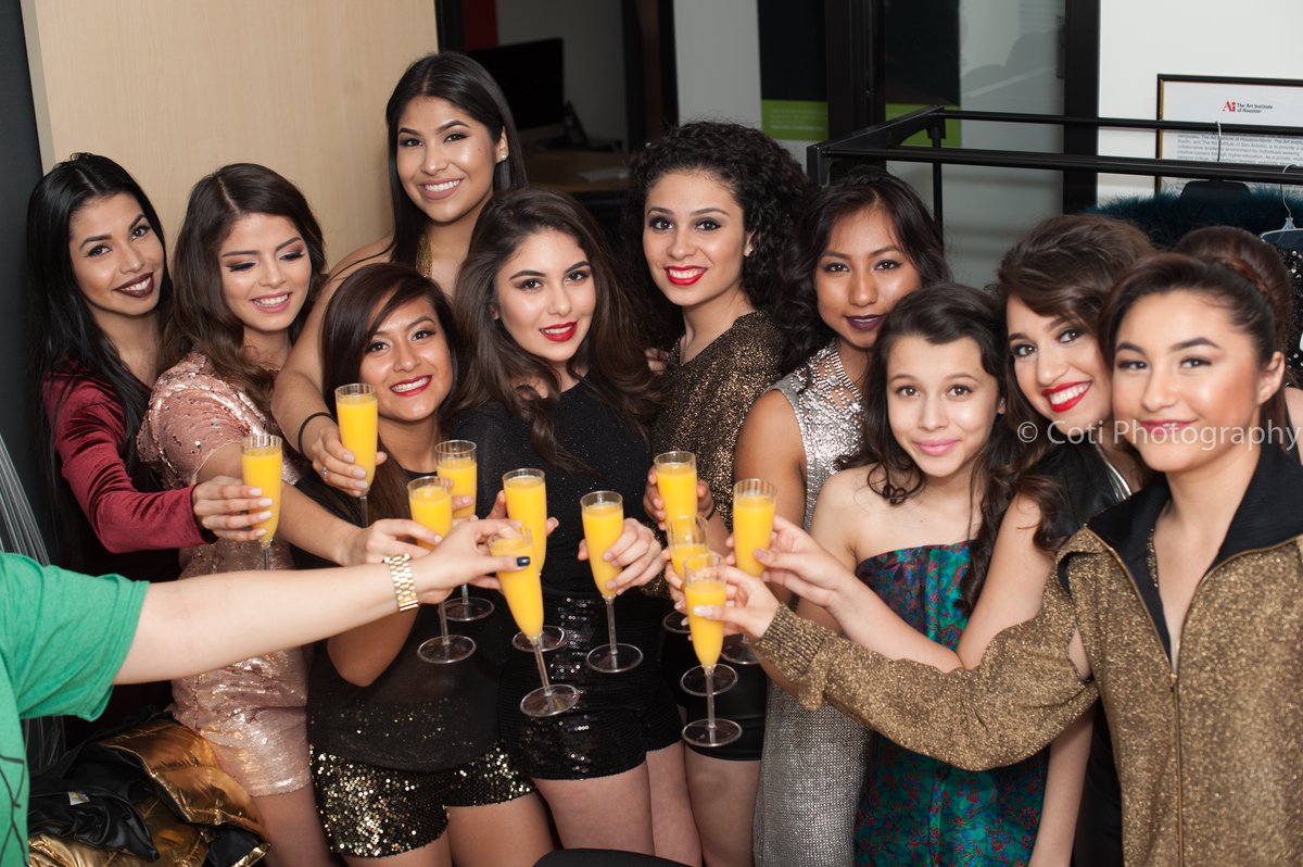 ROSYMONTELONGO's tweet image. Celebrating our #ModelingFamily! #TexasTalent #Fashion #Graduacion #TheModelsLab #QuieroSerModelo #Houston #Love