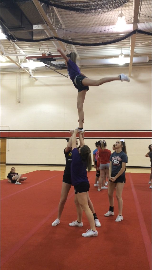 GrantCheer's tweet photo. 🐾🐾Tonight's open gym!! 🎀#thetimeisnow #2mans 😀 https://t.co/xwlrFcsvcy