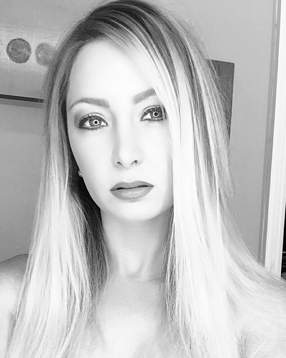 Sheena_LeBlanc's tweet photo. Practicing my Jay Fuertez face 🙃 @JAY_FUERTEZ https://t.co/rmD6ZFt21X