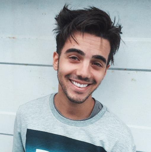 chillstom's tweet photo. Fedeeeeee, si este tweet llega a +100 rt's me seguís?
Te lo agradecería mucho, te amo💘 @fedevigevani https://t.co/EZDSqVosi9