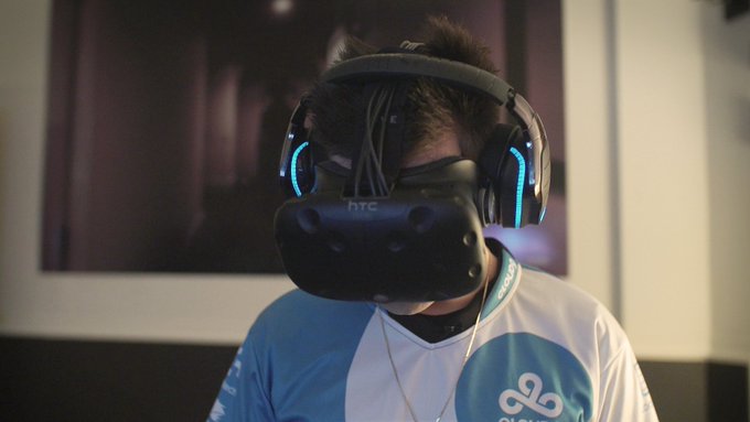 Watch Michael Grzesiek's leaked NSFW photo on TwXstars