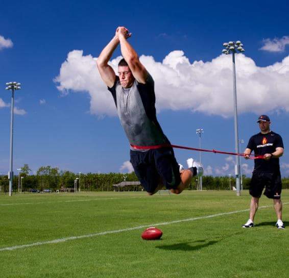 ClifMarshall's tweet photo. Consider these plyometric exercises to build explosive power. Via @NFL.com https://t.co/QZFLCZPcpX #NFLUp https://t.co/4dHiM57bhV