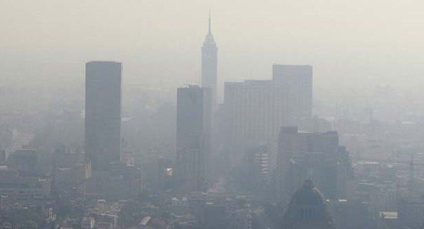 sopitas's tweet photo. Por cierto, la UNAM y Greenpeace dicen que la contaminación no se resuelve con #HoyNoCircula https://t.co/ny2WonYemO https://t.co/cEtabHeNyT