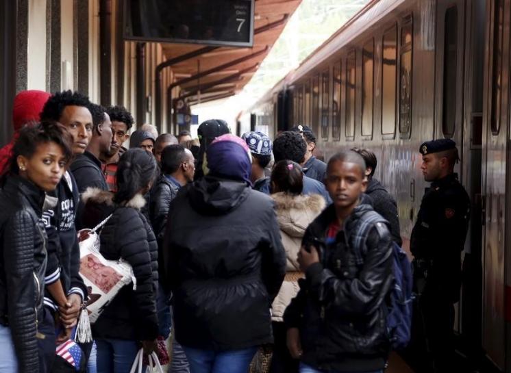 ReutersWorld's tweet photo. Germany warns Italy not to send migrants its way https://t.co/77Bey20BUy https://t.co/qYvlHafyv5