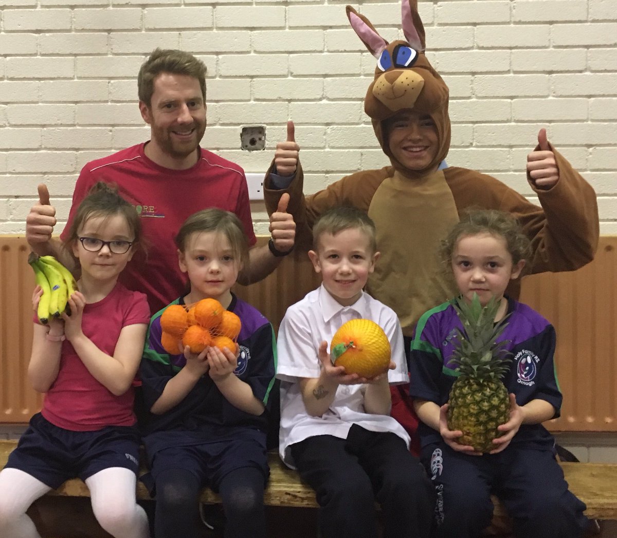 KidzKitYE's tweet photo. What do u call a lazy Kangaroo? A pouch potato! #thebigcelebration16 @ye_ni Get healthy with https://t.co/RtlkXAJlAa https://t.co/C3poCUX4Tl
