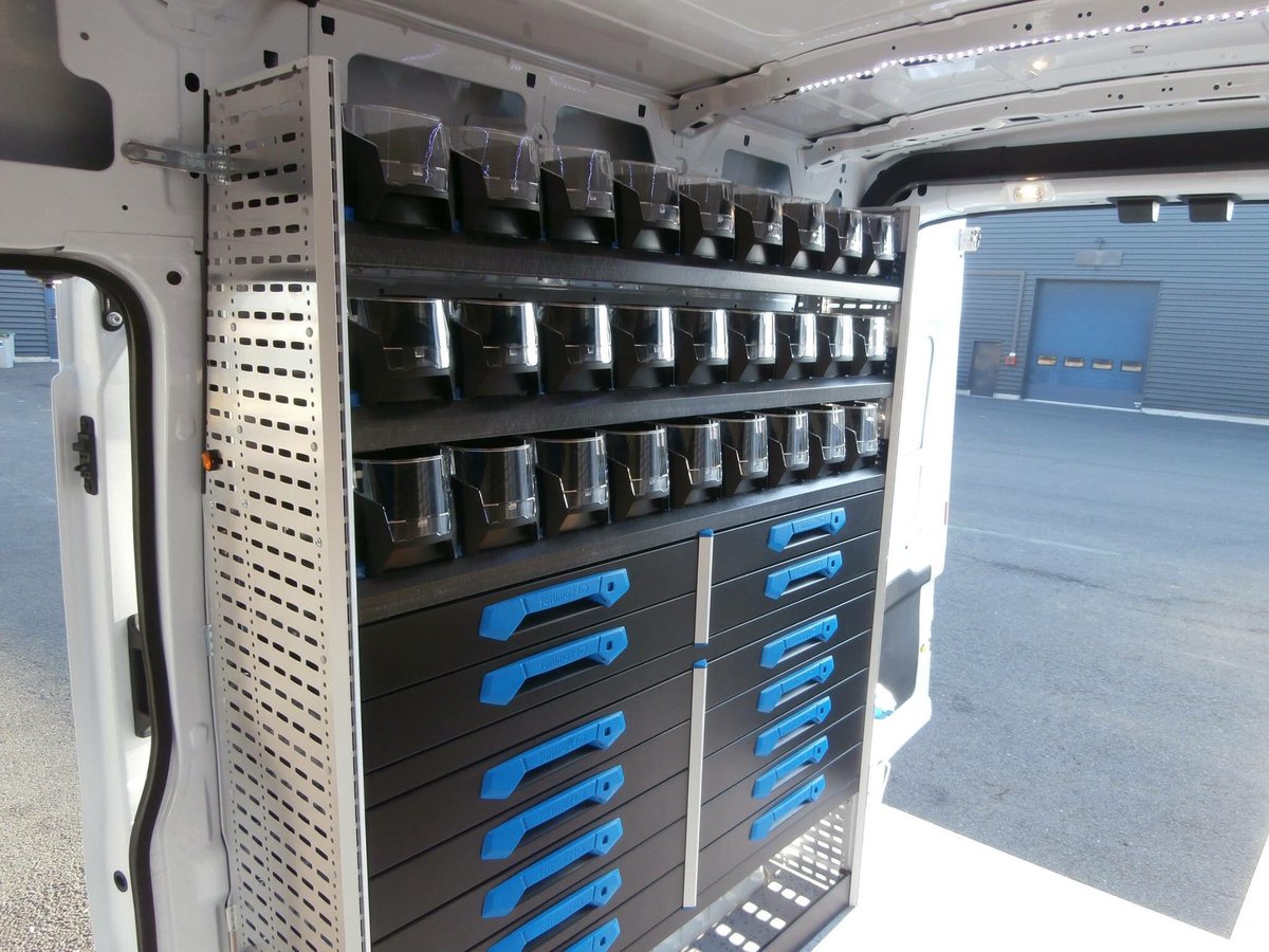 SortimoFR's tweet photo. Aménagement #SortimoHD pour un #FORDTRANSIT : étagères, mallettes, protection alu, leds... https://t.co/7vufVMEiSS https://t.co/lfUMvfBkVx