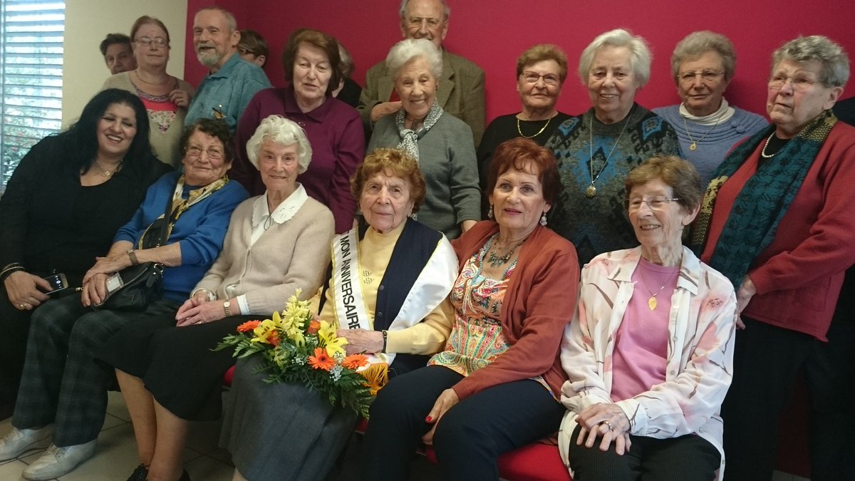 BreysachC's tweet photo. Anniversaire de Mme Tempé https://t.co/LdOaKawt6s