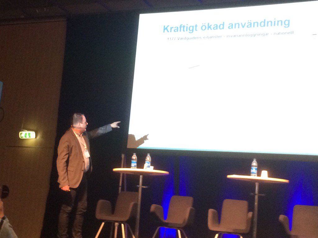 LindholmsEva's tweet photo. #vitalis2016 @sargren om nästa generation e-tjänster Användning  ökar så även förnyelsebehov av e-tjänster https://t.co/7kIWvYDehB