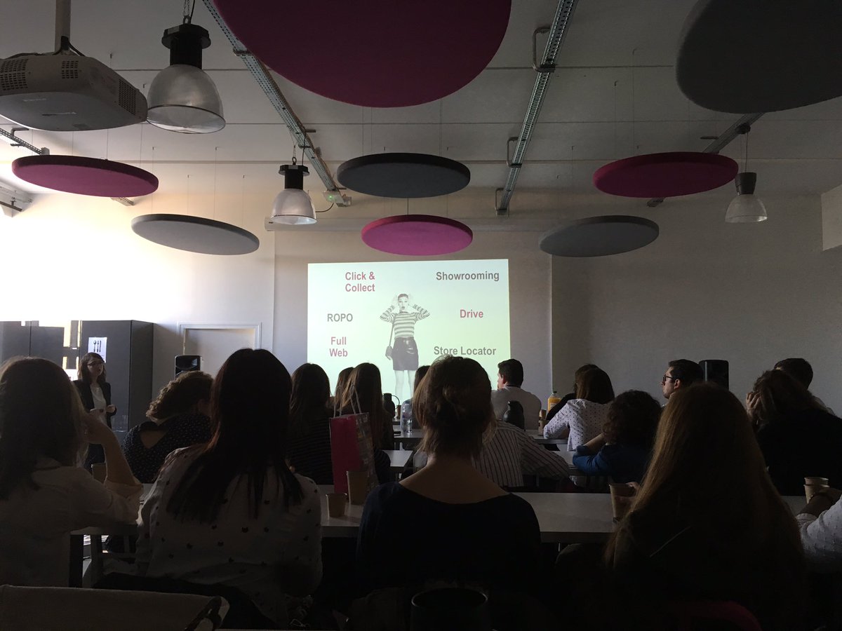stella_w23's tweet photo. #hey from The #DiscoveryBreakfast about the @ShowroompriveFR web to store strategy ✌🏻️ https://t.co/CESD2rU7Nt