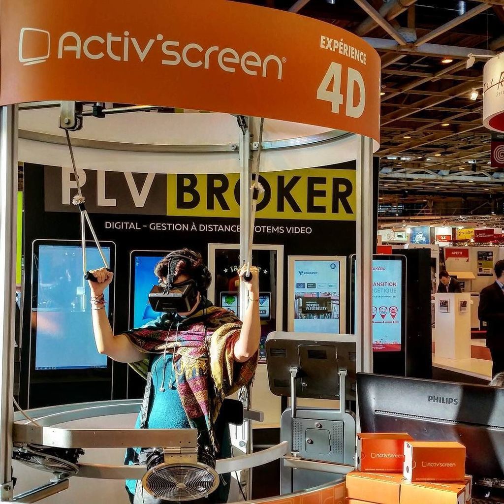 fdarundel's tweet photo. #ActivJump avec Émilie du #MPV2016 venez vous aussi faire votre saut virtuel chez @Activscreen #top #fun #digital https://t.co/8B84Wq8FIC
