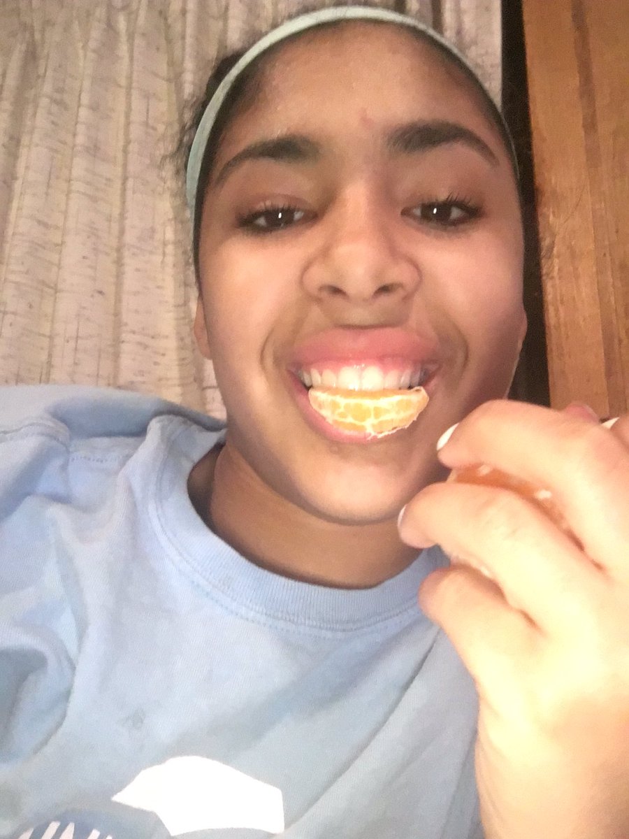 hannahmihalik's tweet image. Happy birthday to my cuddle buddy miss and love you @siennafinn08 #samevoices #joggers #twerk #makeitorbreakit