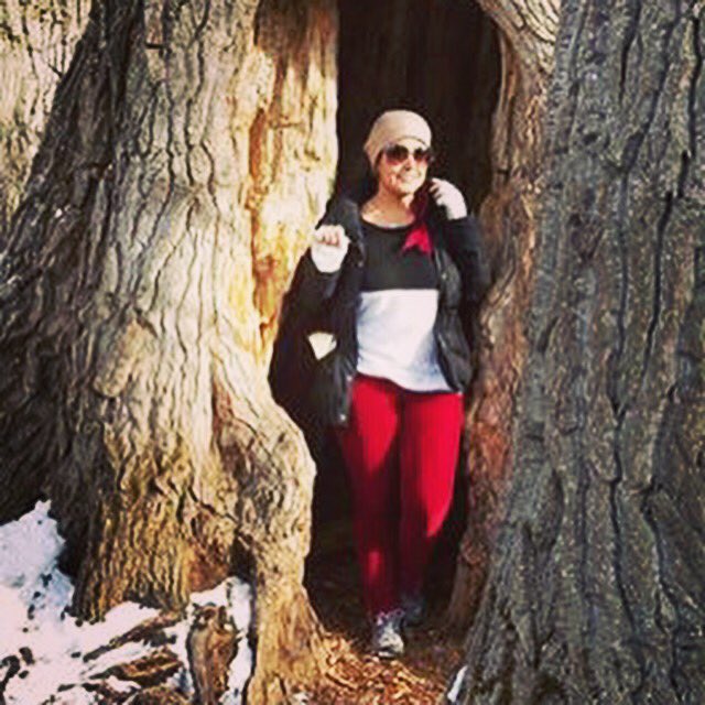 KendraBlood323's tweet photo. amazing hike#hollow tree https://t.co/yK0rWzgBjN