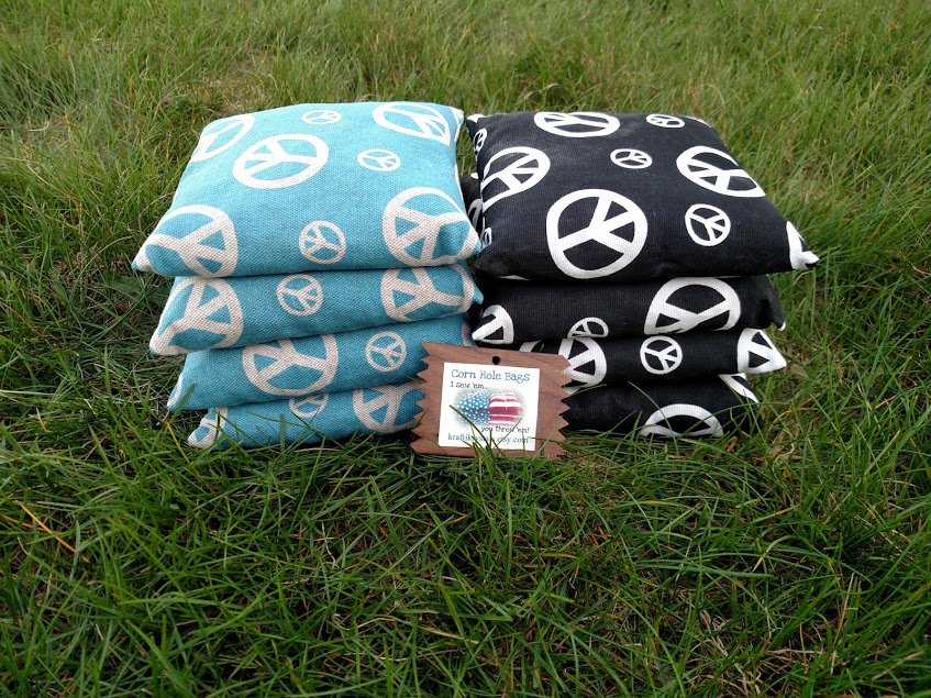 KPuffs88's tweet photo. #peace #peacesign #cornholebags #cornhole https://t.co/X7kV8wr96i