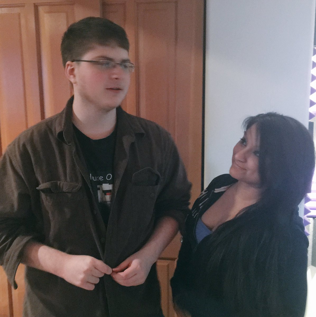 _Aphmau_'s tweet image. GUESS WHO CAME OVER TO TAKE ME TO PROM!!!! 😂😂😂😂😈