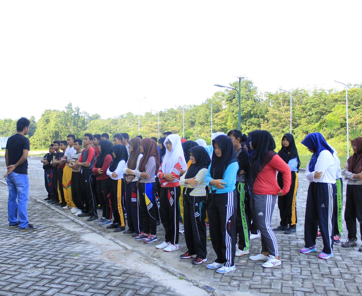 MARCHING_SIAK's tweet photo. MB.SIAK 2016 || Moment Latihan, #MbSiak https://t.co/F6A312tQzX