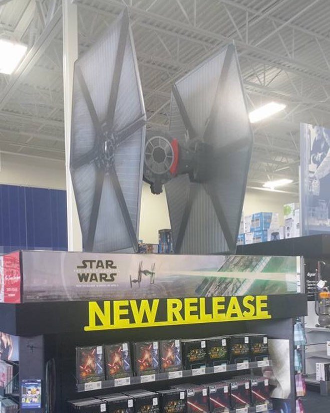 JediNewsNetwork's tweet photo. #firstordertiefighter store display in usa for DVD bluray release of #theforceawakens #sta… https://t.co/4GYfdPjcjY https://t.co/DTJDYRSoNH