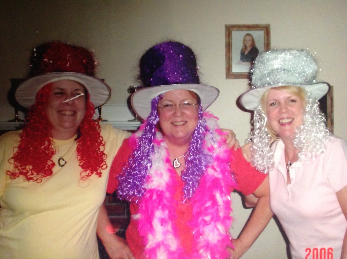 alicat305's tweet photo. My sisters and I the night before my sister's craniotomy for a brain tumor. #TLCSiblingWeek #sistas #family https://t.co/JPxzEQc6vI