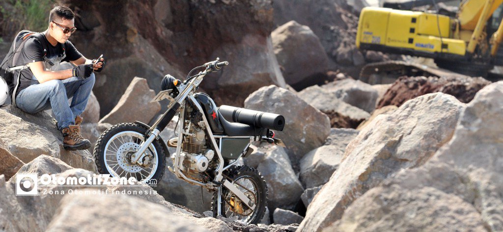 ersarestiani's tweet photo. Modifikasi Kawasaki KLX Jember: Scrambler Sang Penakluk https://t.co/JoHjHykKkN https://t.co/oHYKLbqC9p