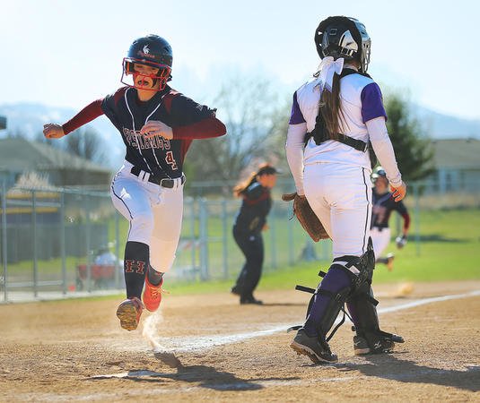 DeseretSports's tweet photo. Herriman rallies in the sixth to knock off Riverton. By @RLove7724: https://t.co/8bB1fcAu6H https://t.co/HqUEd4lSet