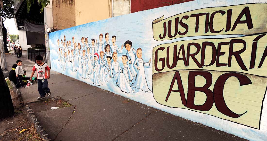 alconsumidor's tweet photo. Vía tuiter@s solidari@s #MuralABC (en foto), #vandalizado; a pesar de promesa de grafiteros que no volvería a pasar https://t.co/noZg698yV8