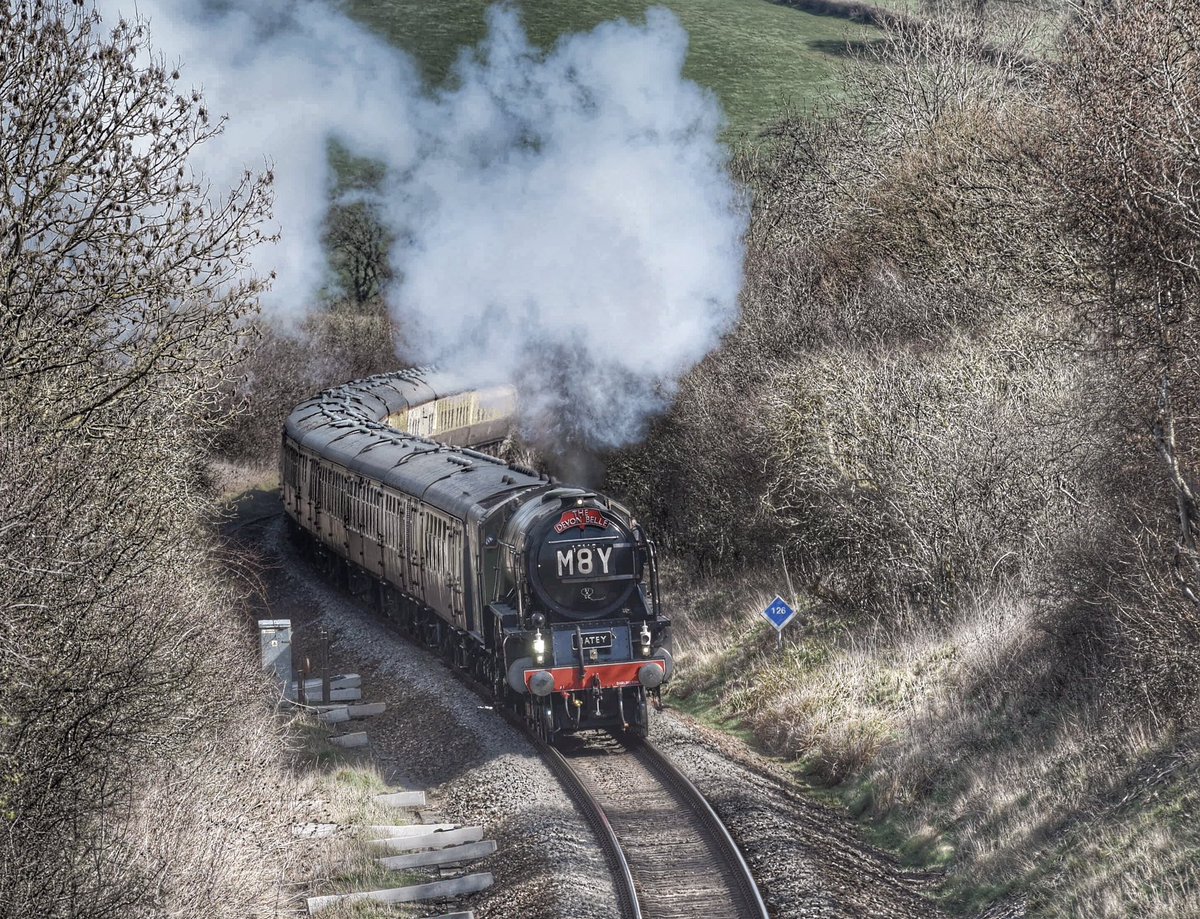 VortexImages's tweet photo. @60163_Tornado pictured between Yeovil & Crewkerne #somerset #devonbelle #steamtrain #photography #d750 https://t.co/1FRlf7g73n