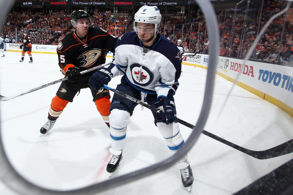 NHL's tweet image. Late night #3on3OT in Anaheim. @NHLJets and @AnaheimDucks are on TSN3, NHLN. #WPGvsANA
